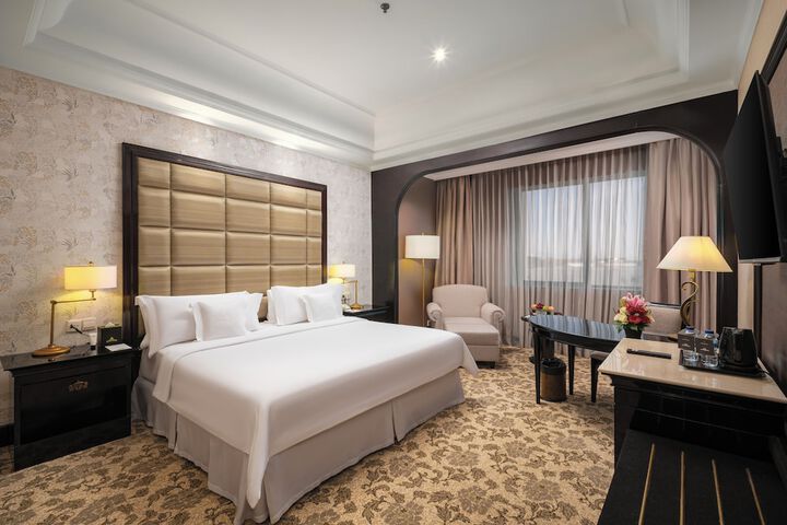 Room 8 of 35