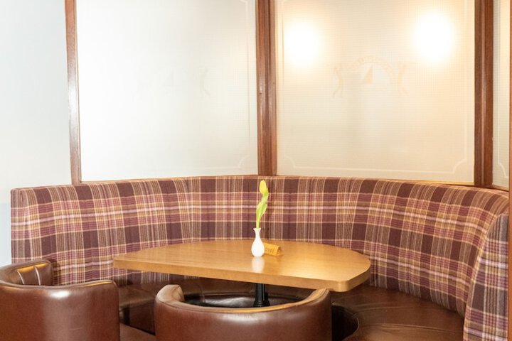 Lounge 96 of 165