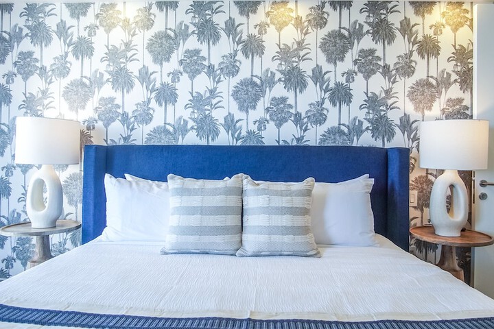 Room 8 of 49