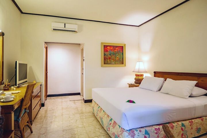 Room 10 of 120
