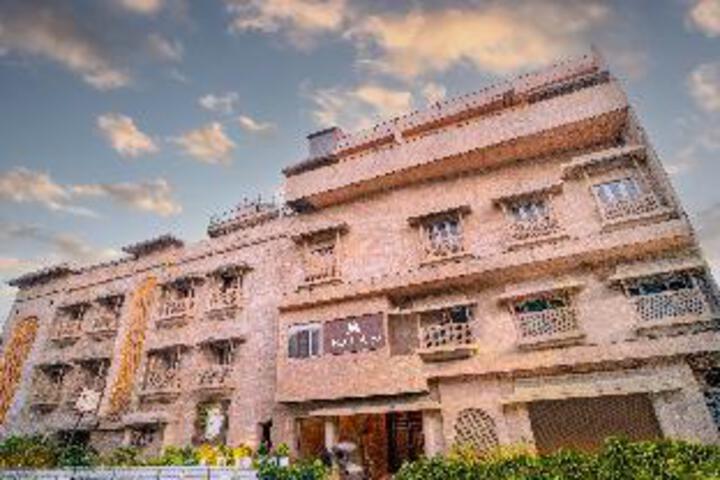 Hotel Arya