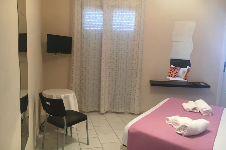 Room 14 of 34