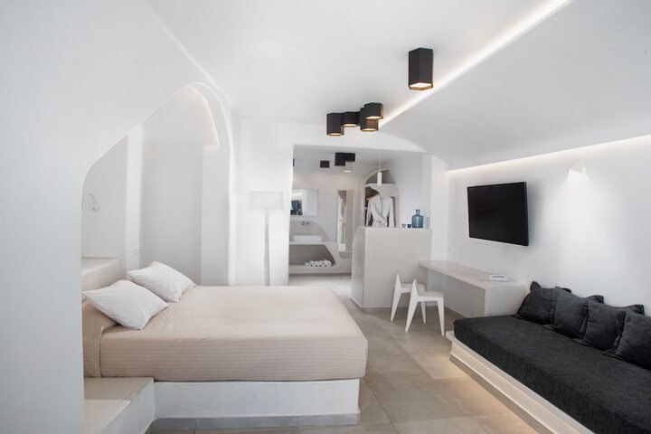 Room 11 of 84