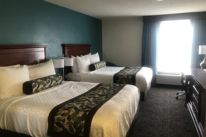 2 Queen Beds (4 of 13)