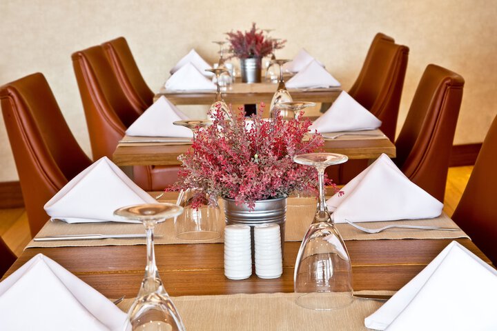 Dining 90 of 127
