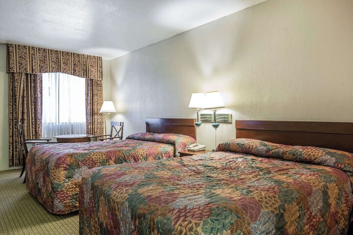 Room 12 of 26