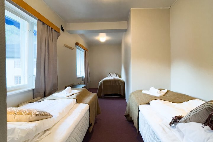 Room 10 of 15