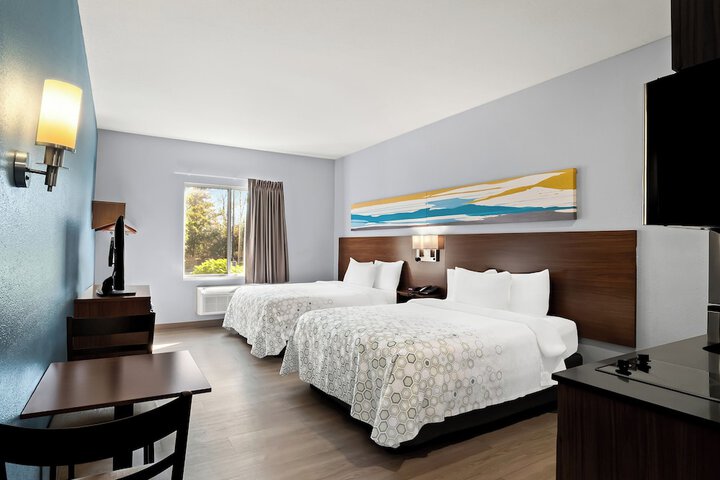 Studio 2 Queen Beds (1 of 13)