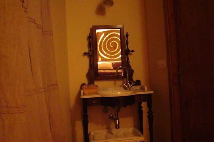 Room 18 of 36