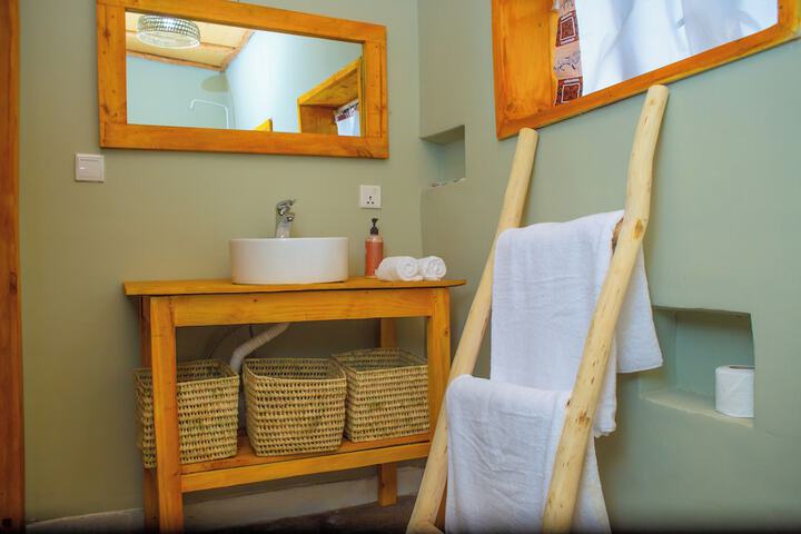 Room 13 of 27