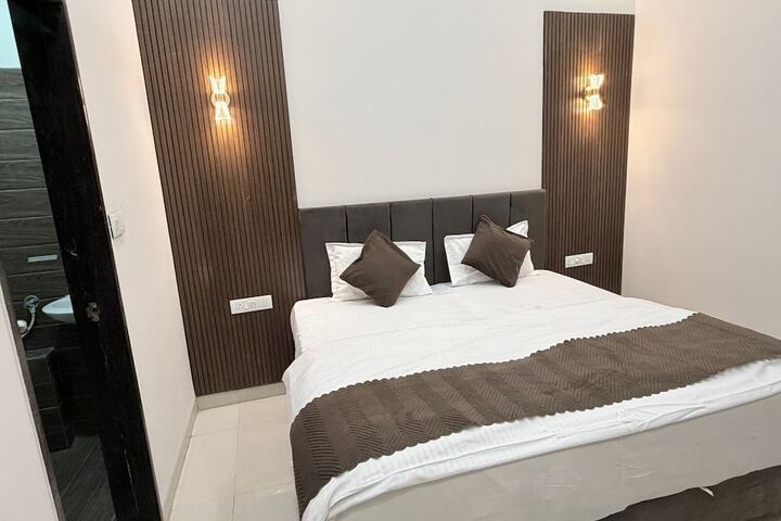 Room 10 of 36