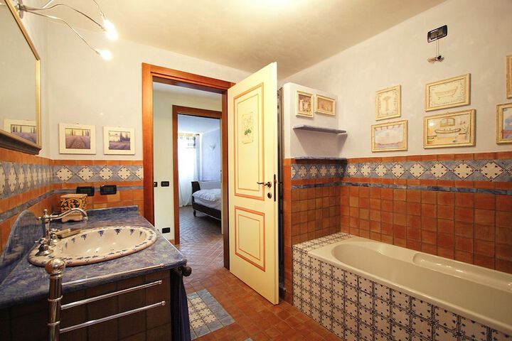 Room 14 of 20