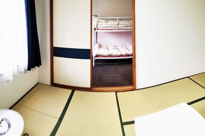 Room 12 of 24