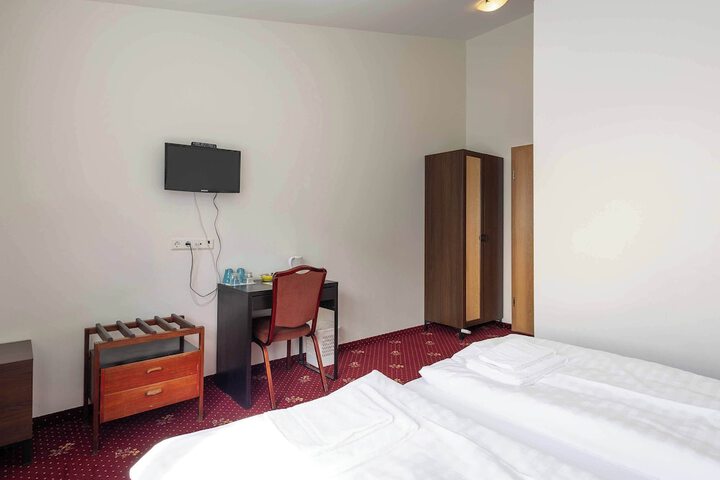 Room 8 of 52