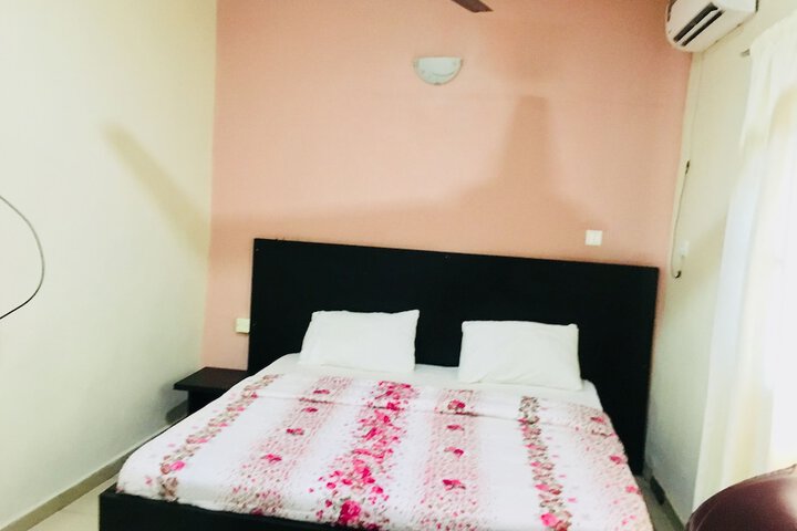 Room 8 of 20