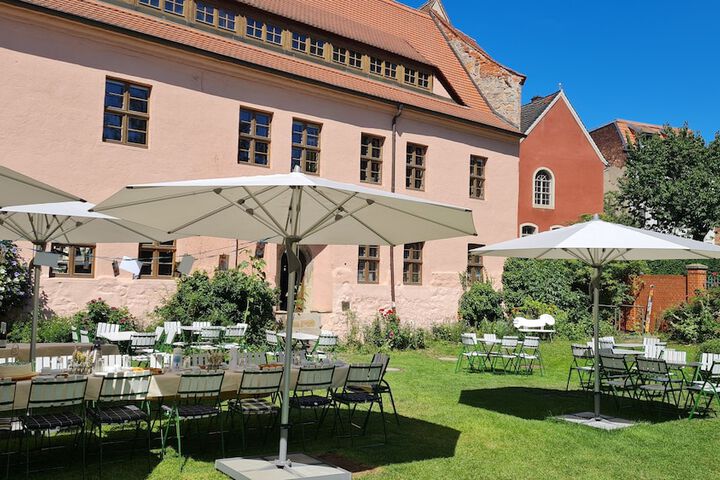 Hotel Exterior 137 of 174