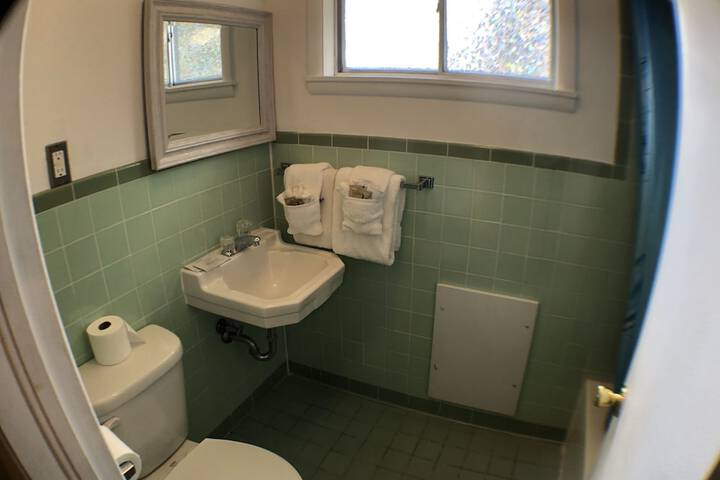 Room 93 of 154