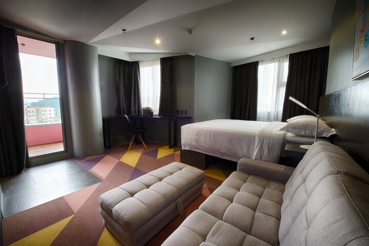 Room 11 of 72