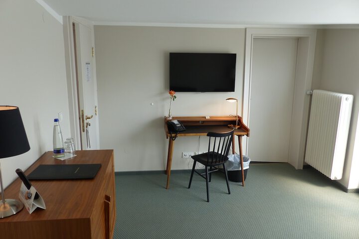 Room 37 of 85