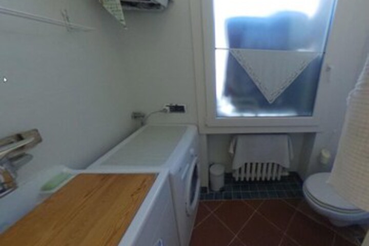 Room 5 of 14