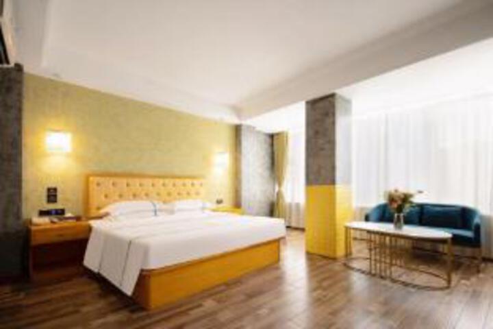 Room 10 of 10