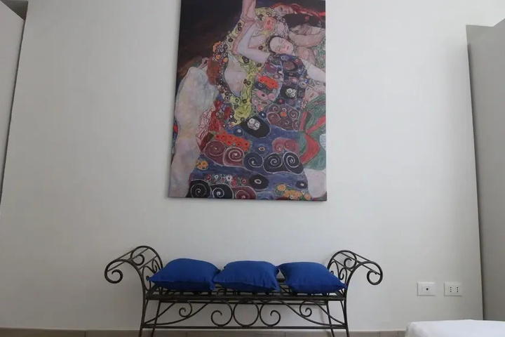 Room 9 of 14