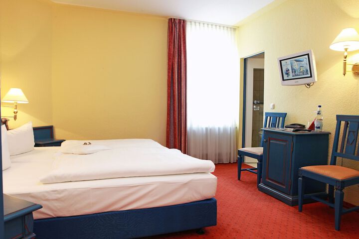 Room 15 of 95