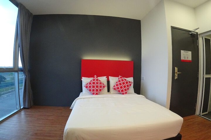 Room 5 of 13