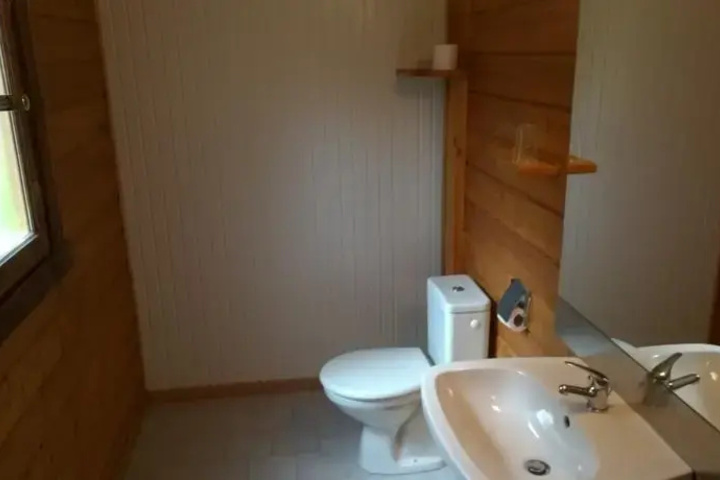 Room 7 of 10