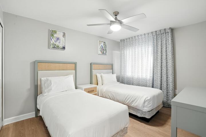 Room 4 of 17