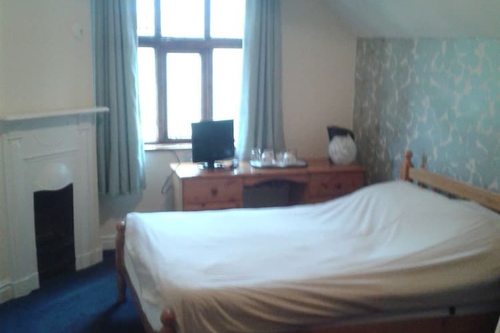 Room 12 of 42