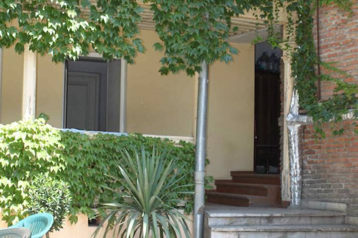 Hotel Exterior 35 of 51