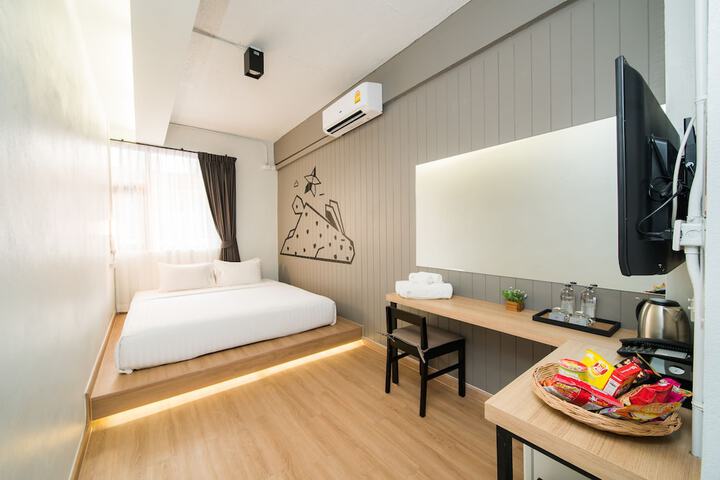 Room 12 of 96