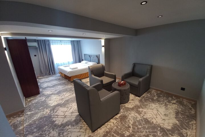 Room 10 of 50