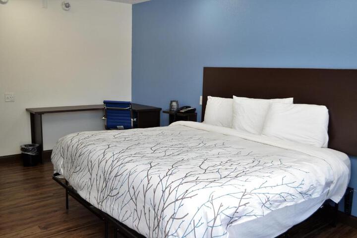 Standard King Bed Accessible (6 of 13)
