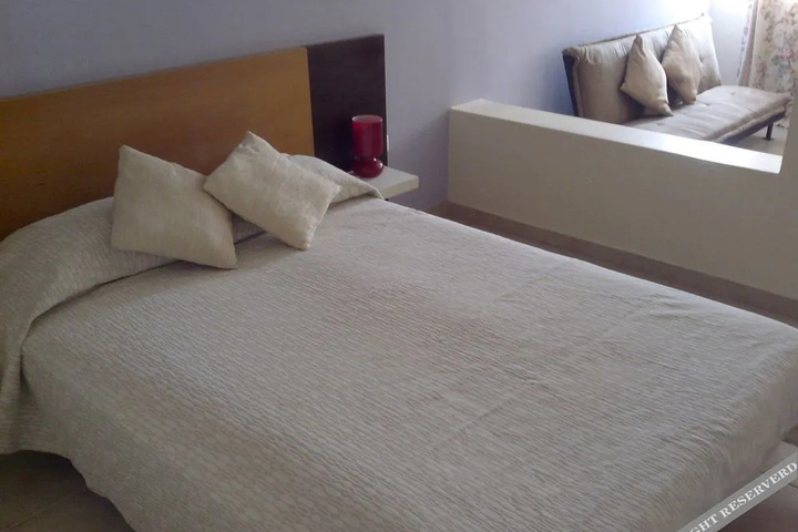 Room 2 of 6