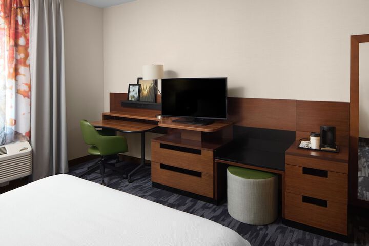 Room 25 of 82