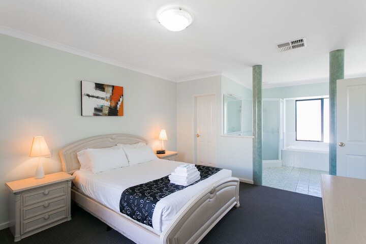 Room 12 of 60