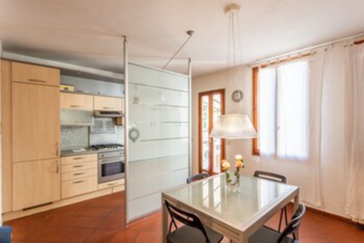 Room 8 of 26