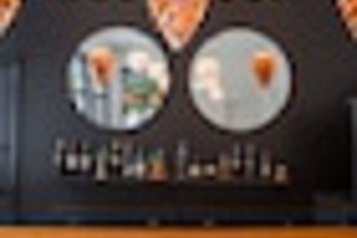 Lounge 140 of 174