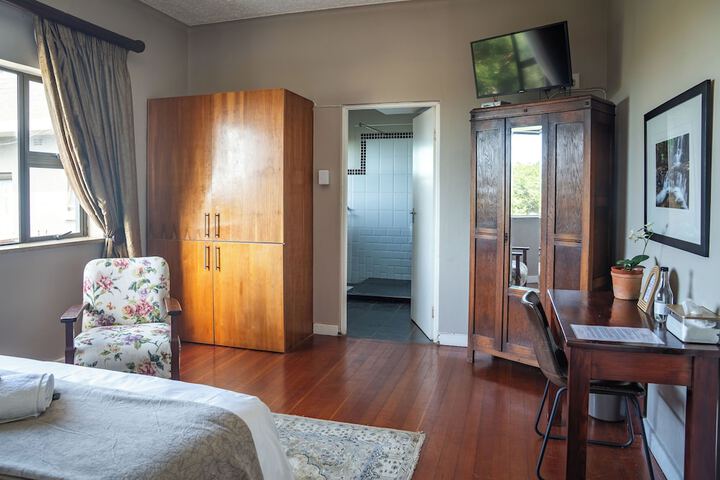 Room 11 of 26