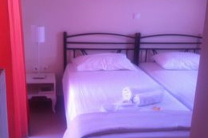 Room 11 of 22