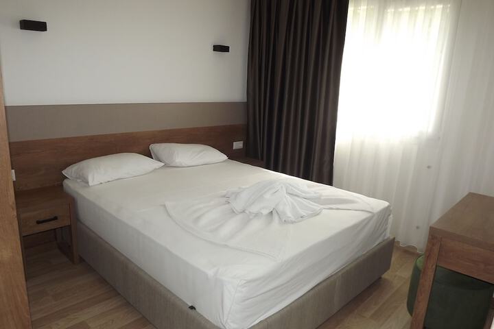 Room 5 of 40