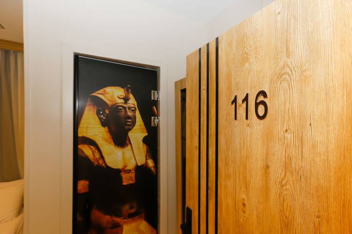Room 119 of 284