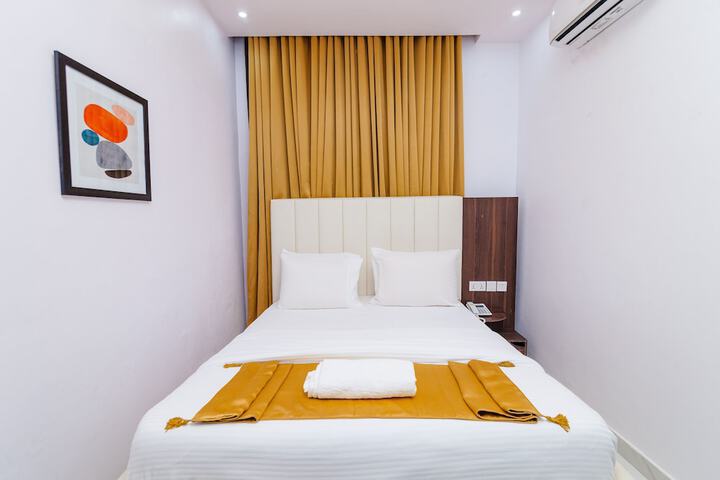 Room 11 of 52