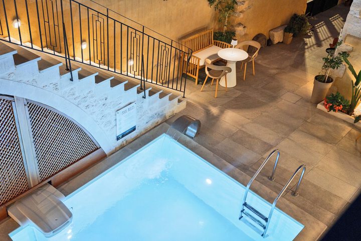 Pool 90 of 107