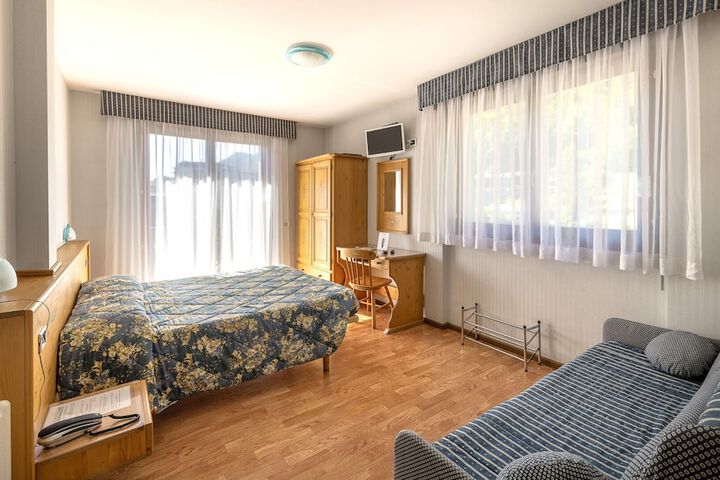 Room 11 of 46