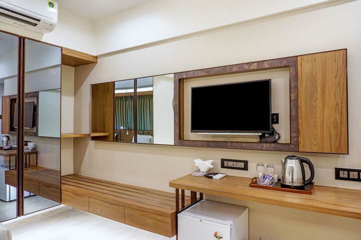 Room 37 of 100