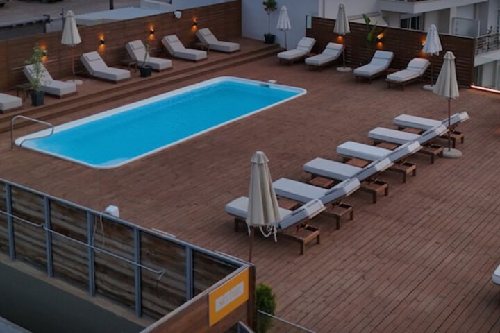 Pool 40 of 113