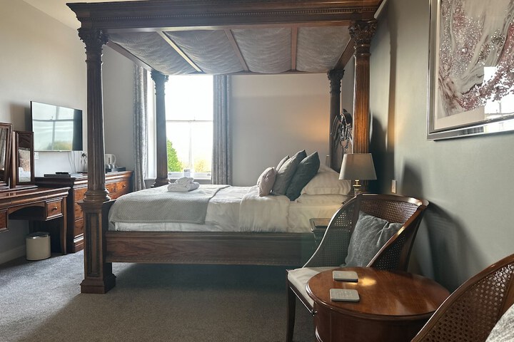 Room 45 of 160